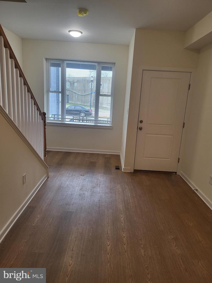 1386 Haddon Ave Property Photo 2