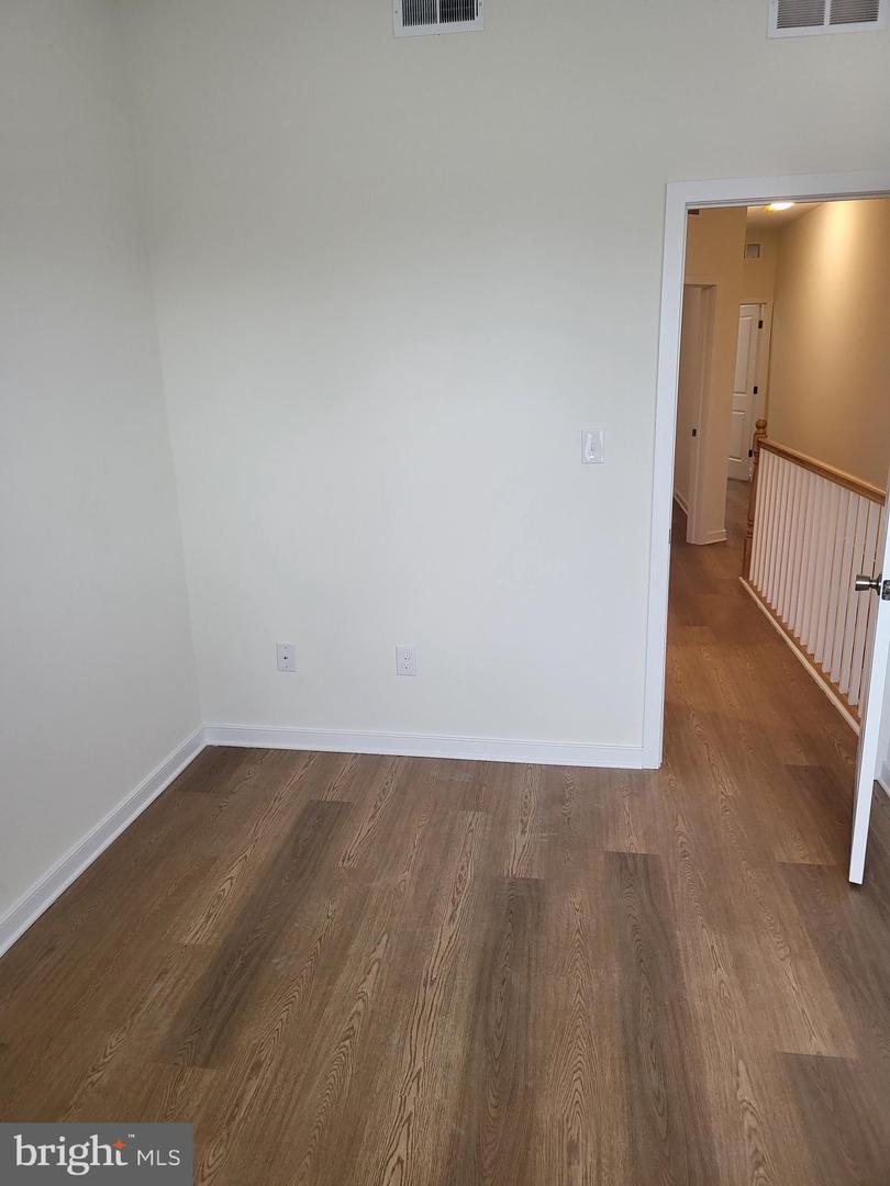 1386 Haddon Ave Property Photo 8