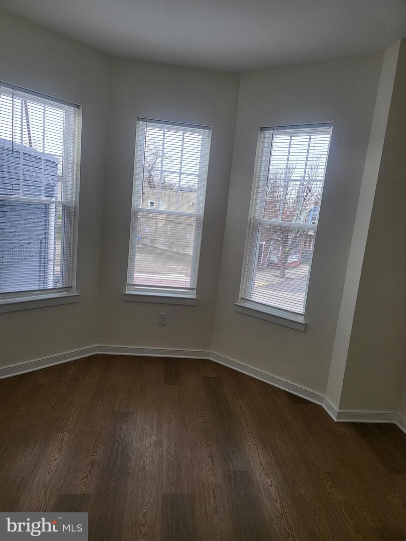 1386 Haddon Ave Property Photo 9
