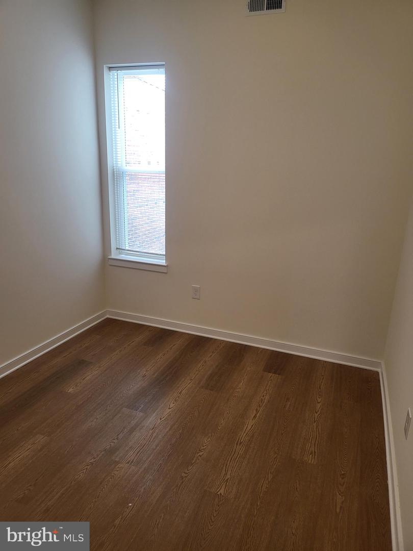 1386 Haddon Ave Property Photo 10
