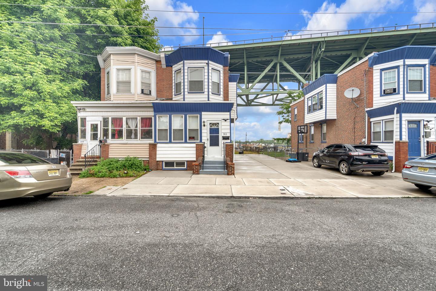 311 Sherman St Property Photo 1