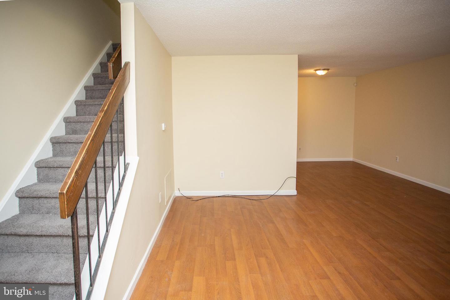 11 Dover Dr Property Photo 2