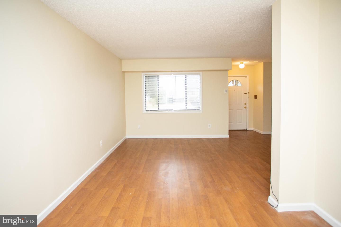 11 Dover Dr Property Photo 5