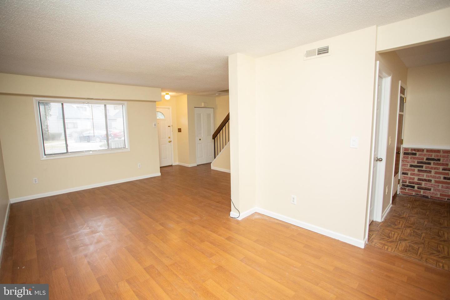 11 Dover Dr Property Photo 6