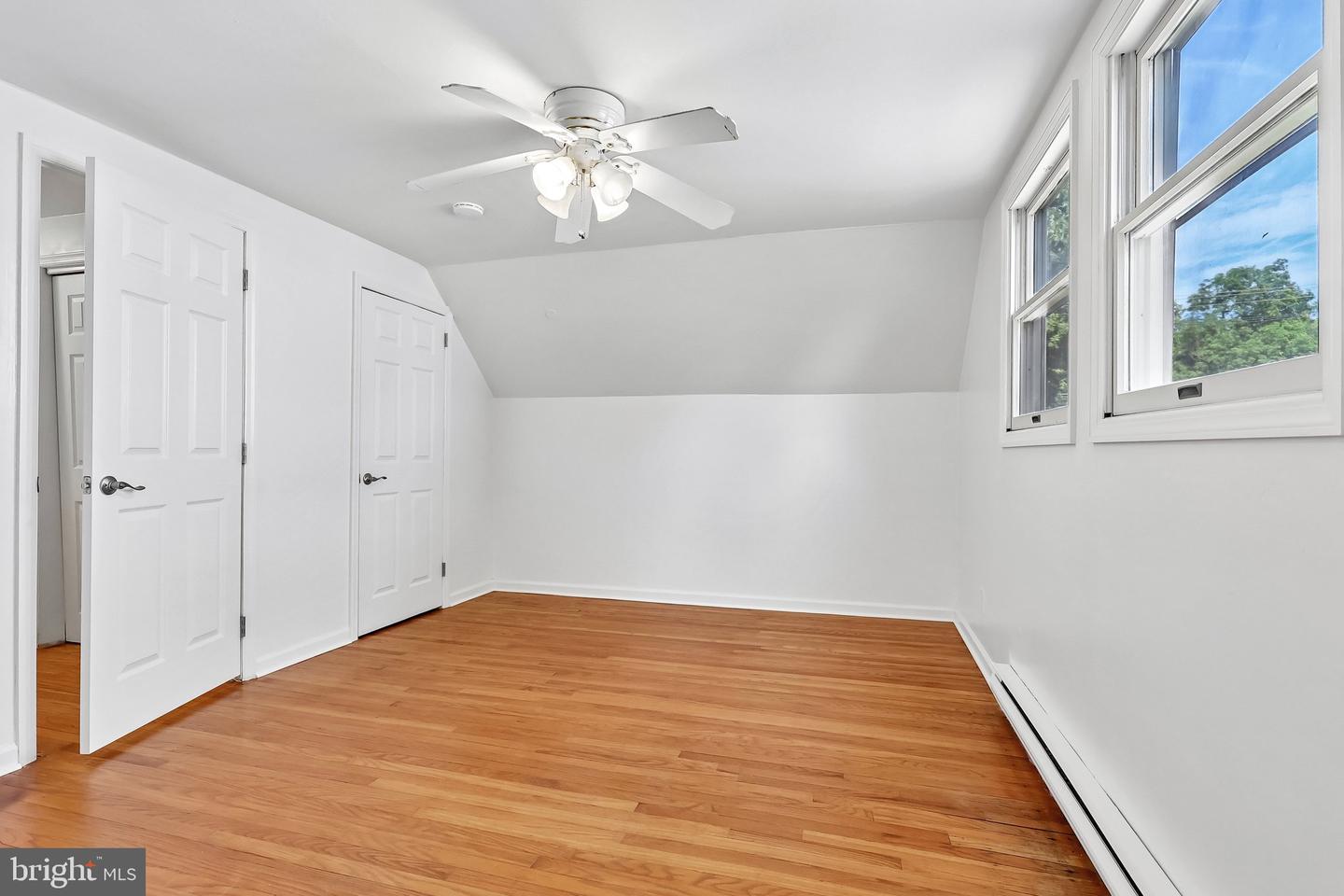 1927 Chapel Ave W Property Photo 23