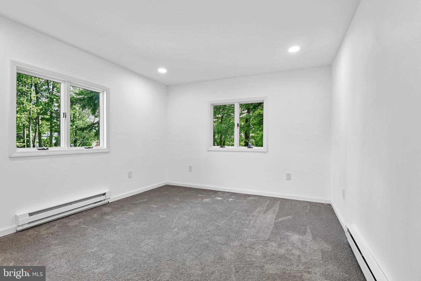 1927 Chapel Ave W Property Photo 27