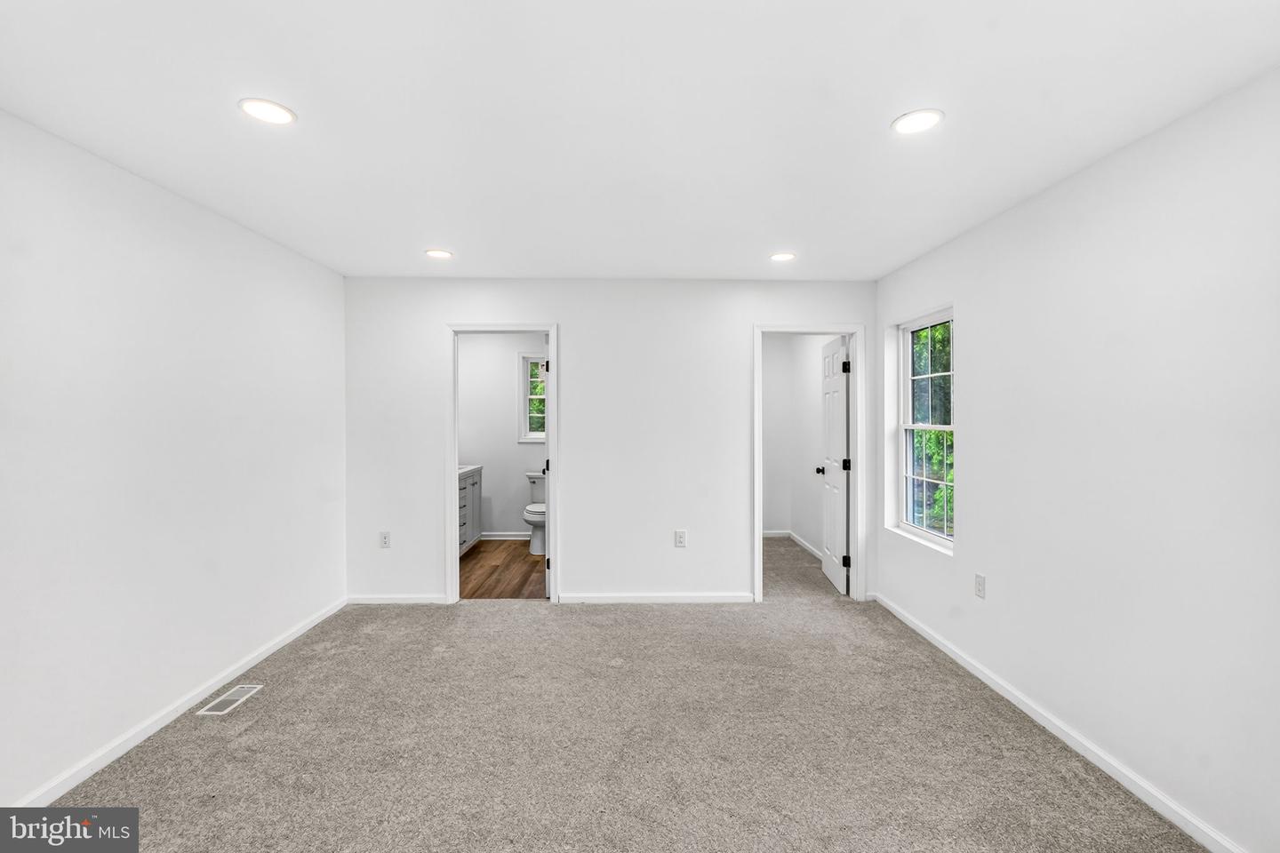 23 Gloucester Ave Property Photo 5