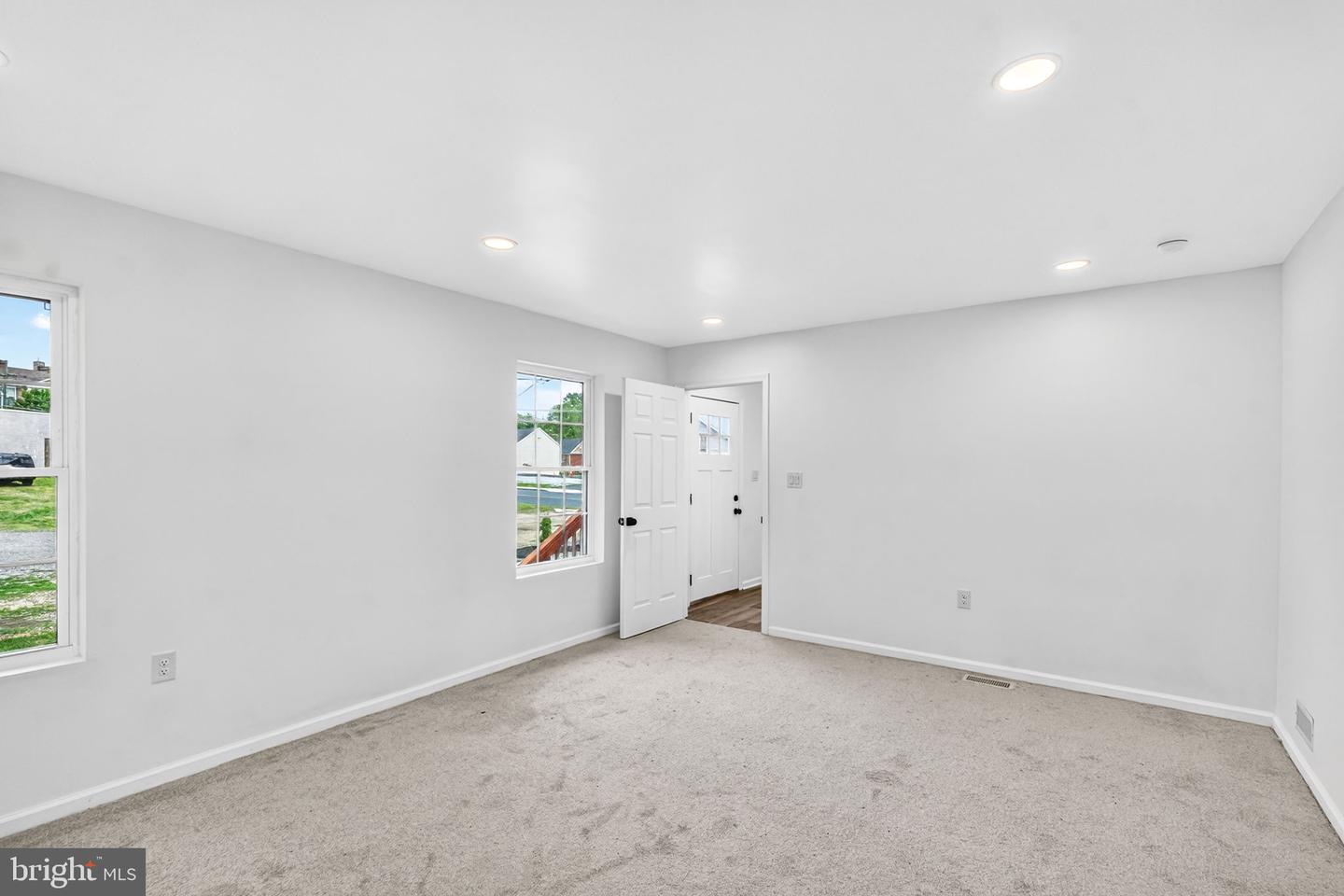 23 Gloucester Ave Property Photo 9