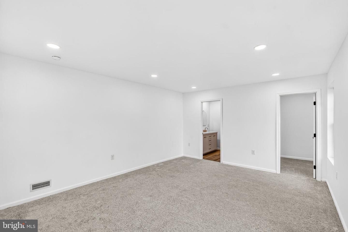 23 Gloucester Ave Property Photo 10