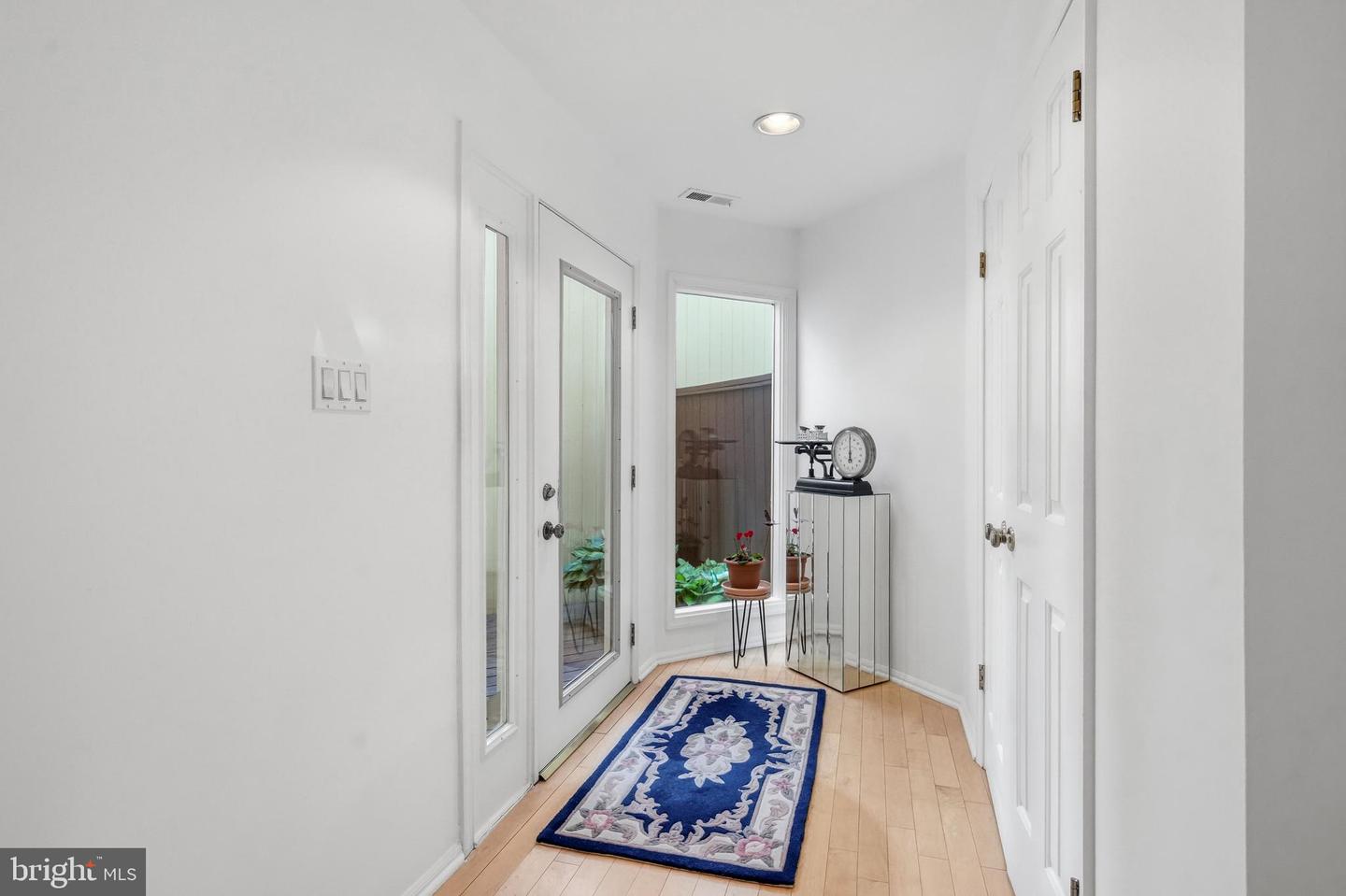 1606 Chanticleer Property Photo 6