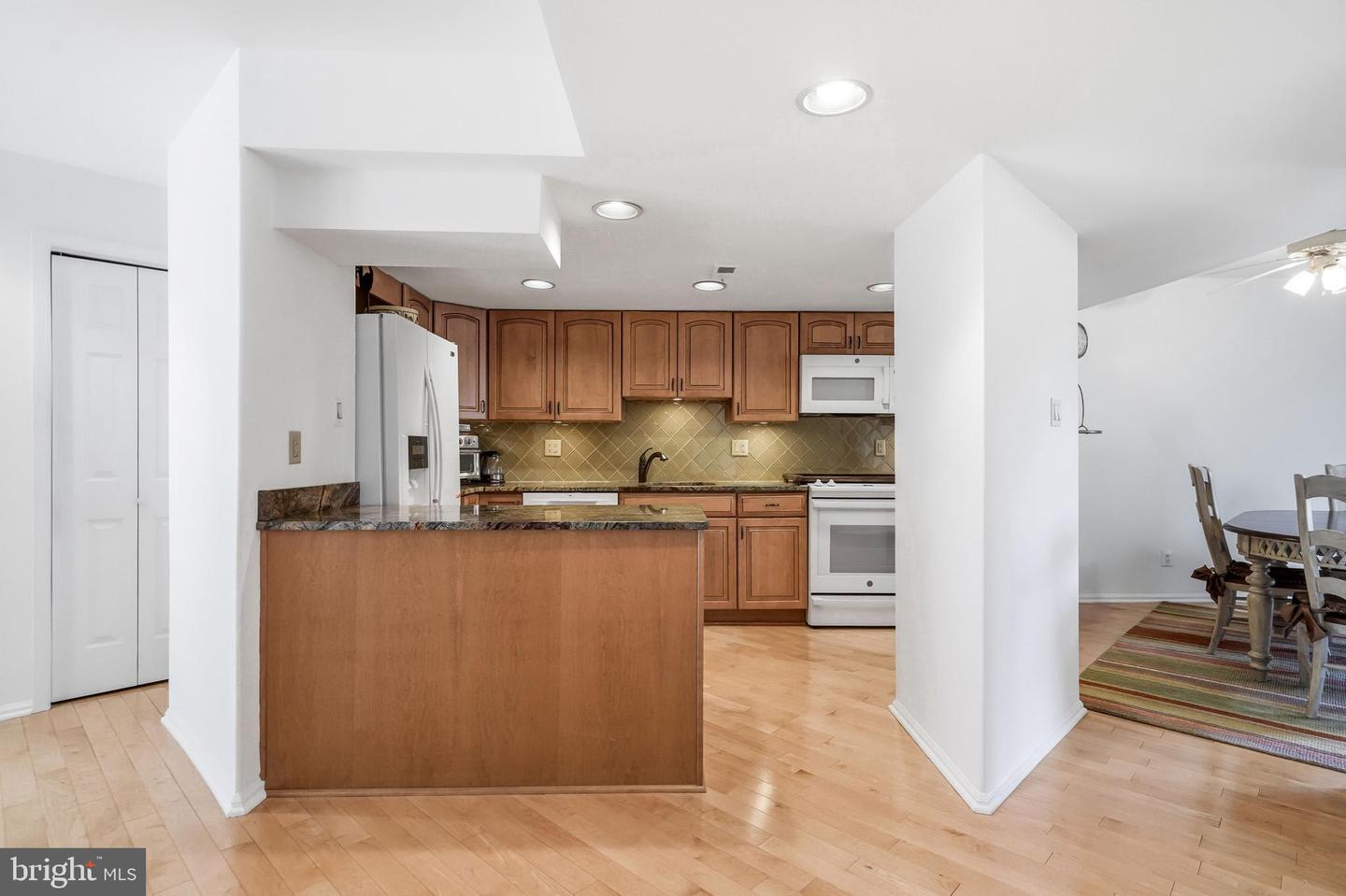 1606 Chanticleer Property Photo 10