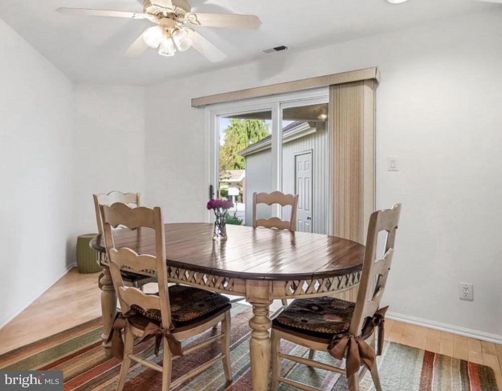 1606 Chanticleer Property Photo 13