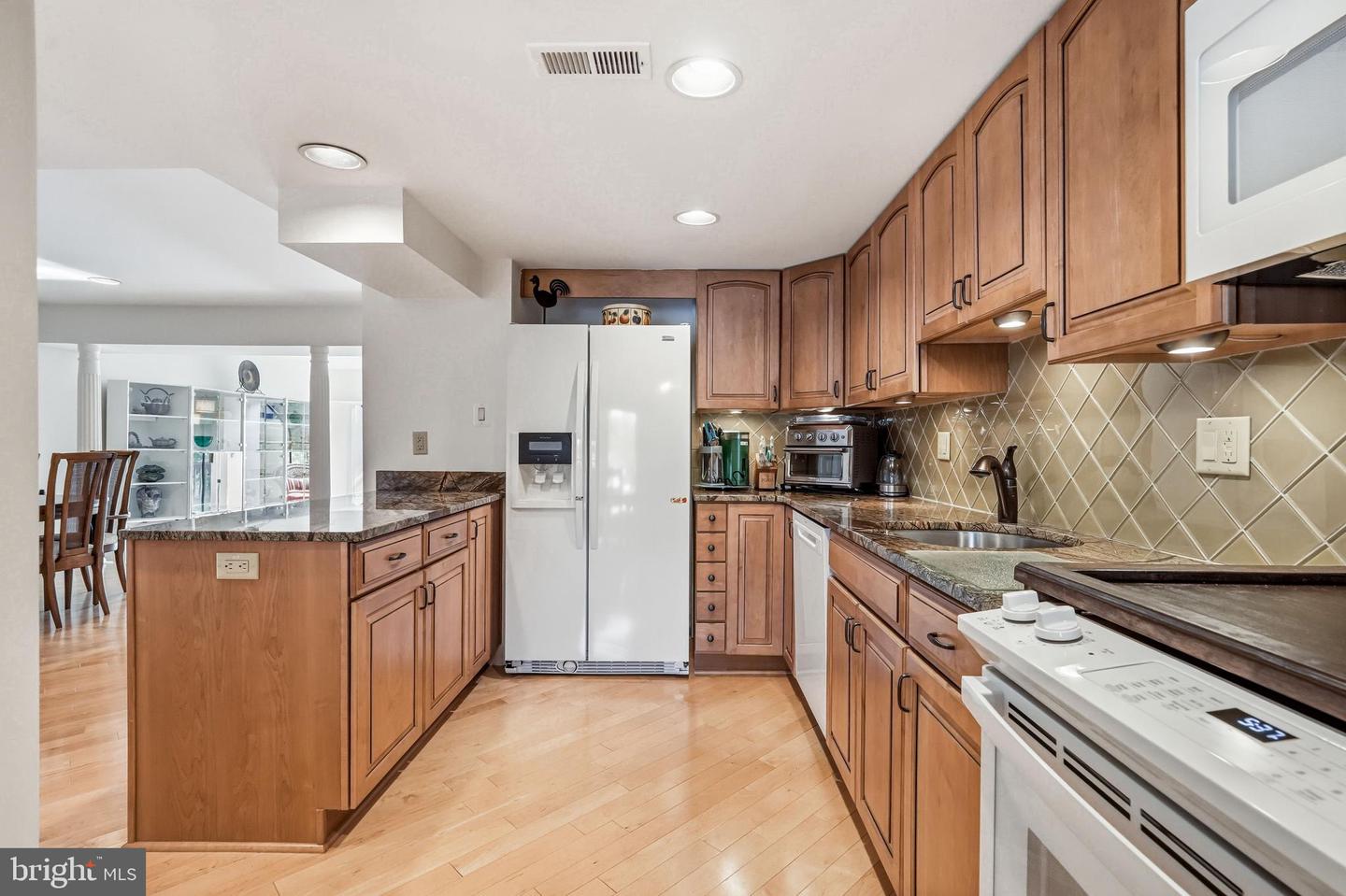 1606 Chanticleer Property Photo 18
