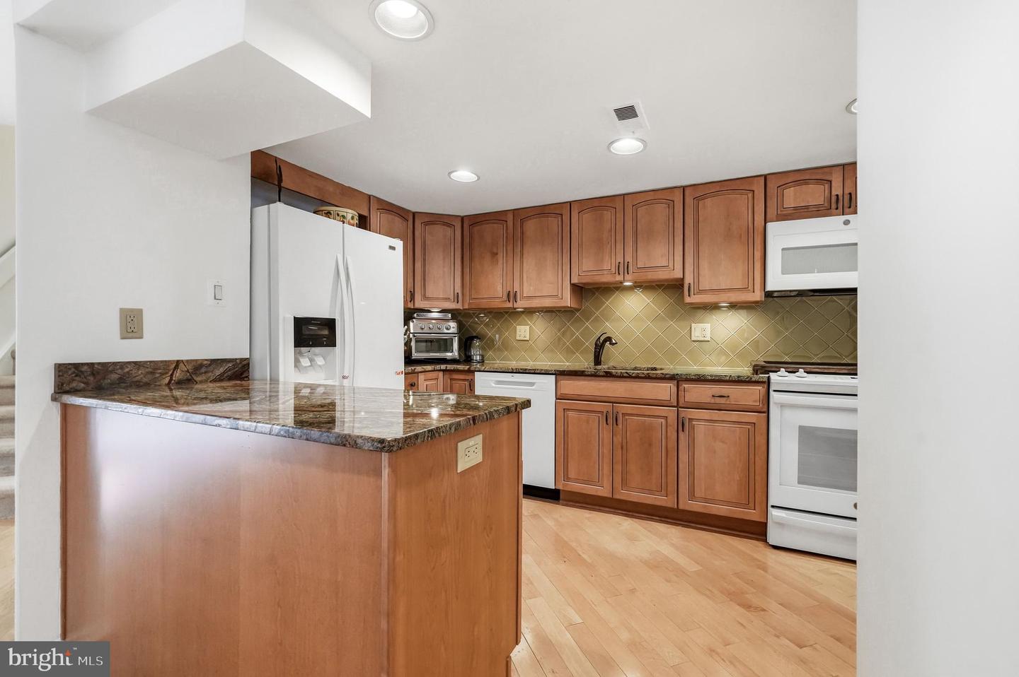 1606 Chanticleer Property Photo 20