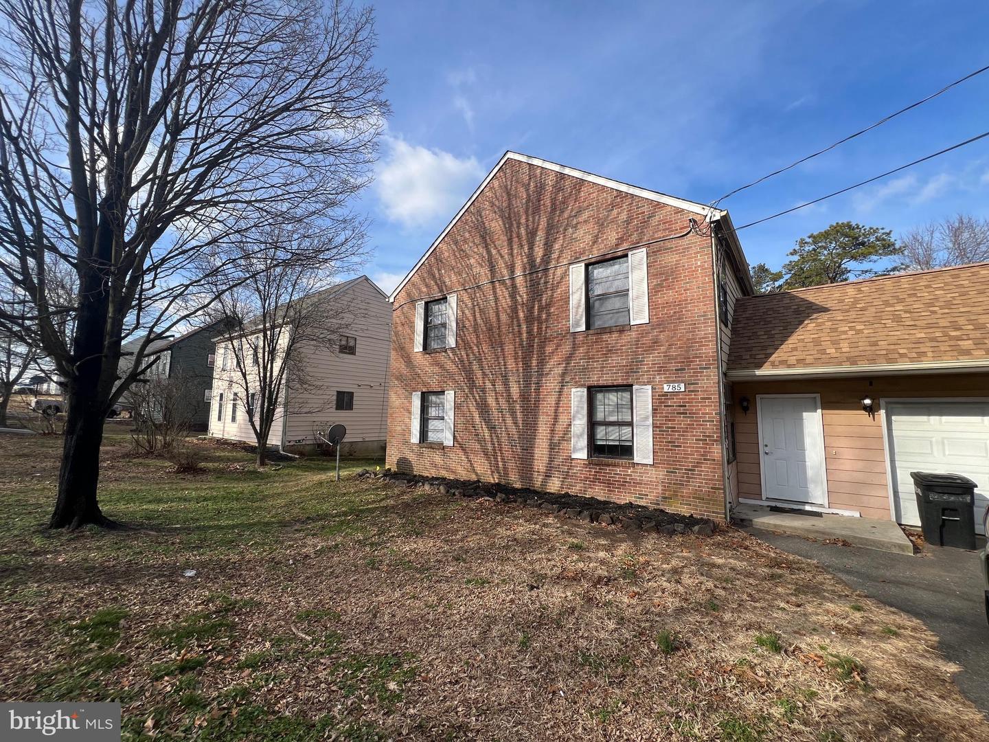 785 JARVIS RD #B Property Photo 1