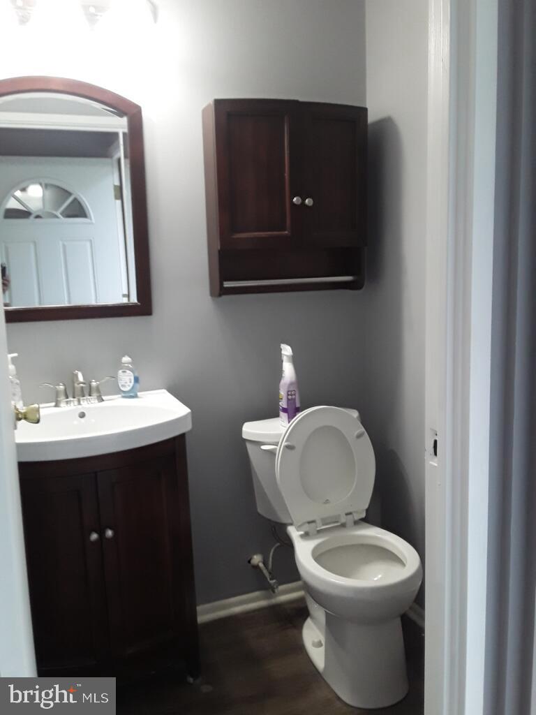 1703 Bromley Estates Property Photo 4