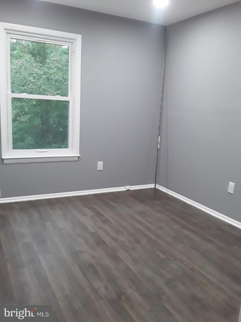 1703 Bromley Estates Property Photo 9
