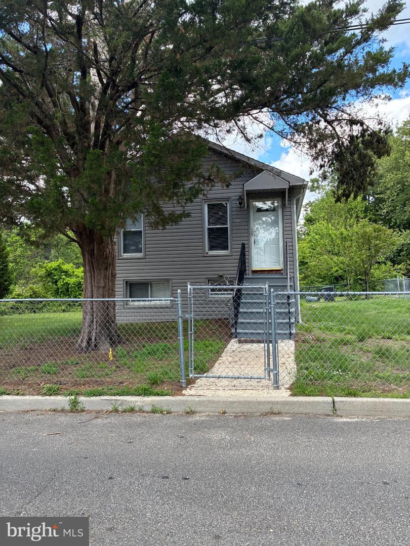 2228 Kennedy St Property Photo 1