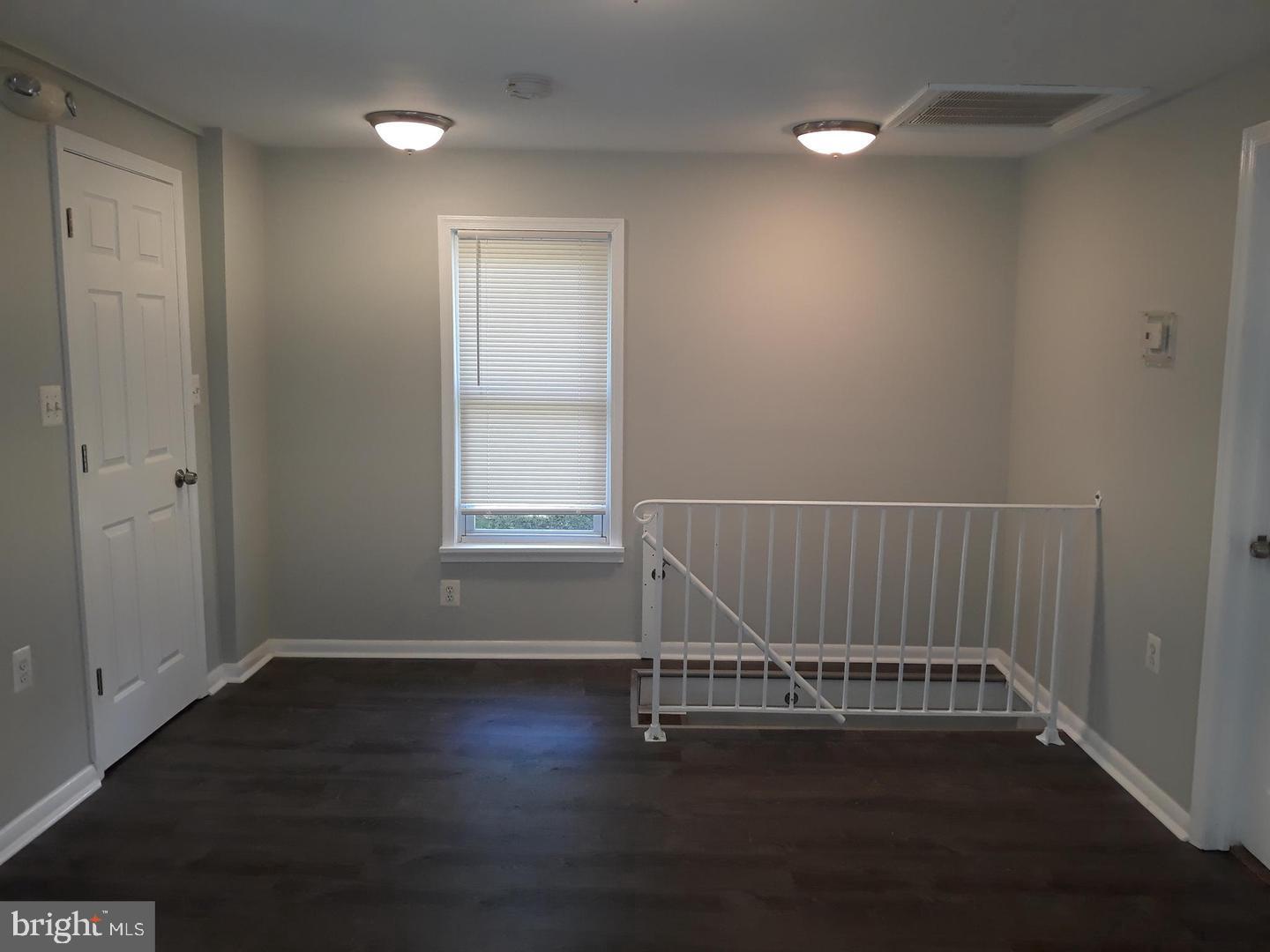 2228 Kennedy St Property Photo 2
