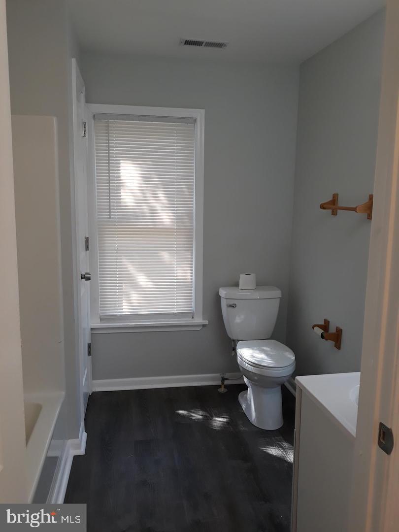 2228 Kennedy St Property Photo 6