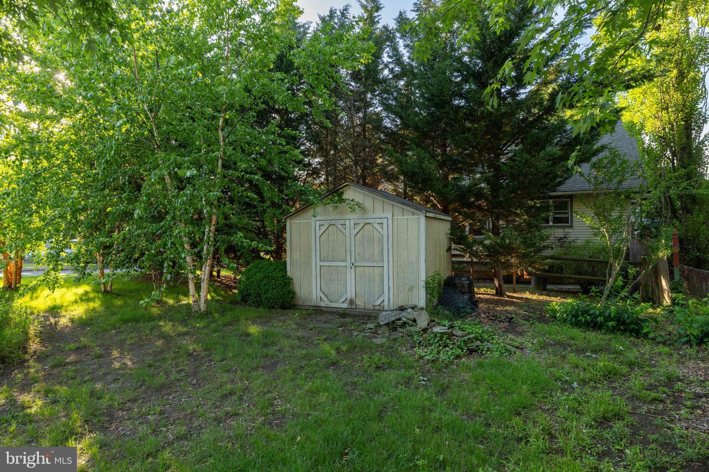 401--03 Woodlawn Property Photo 36