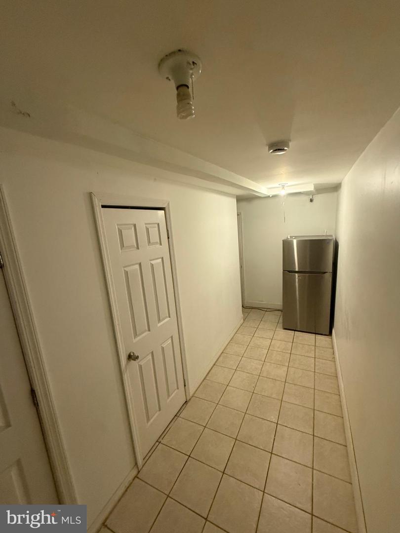 1056 Everett St Property Photo 14