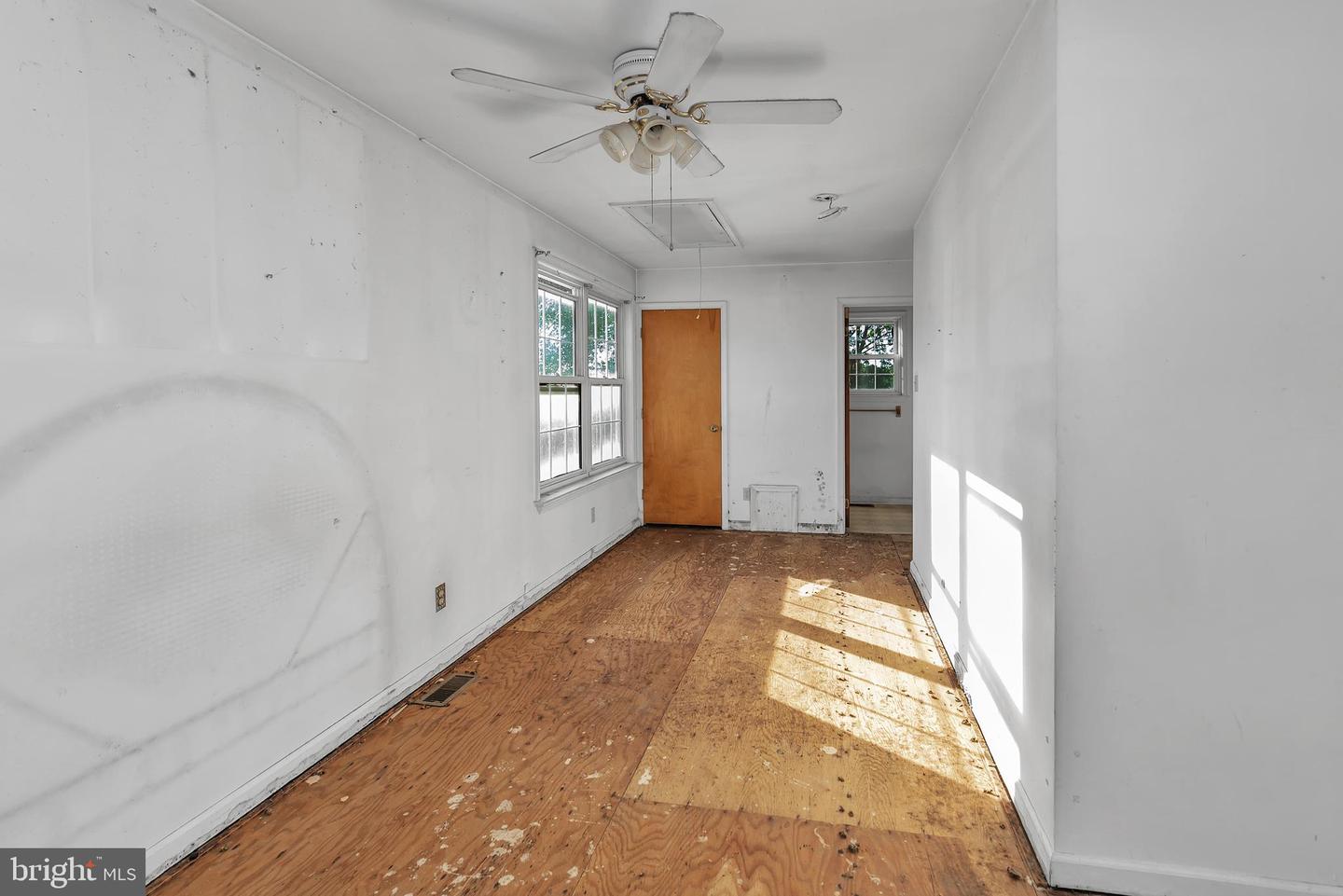 16 Constitution Rd Property Photo 22