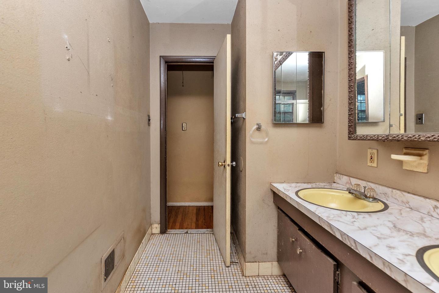 16 Constitution Rd Property Photo 30