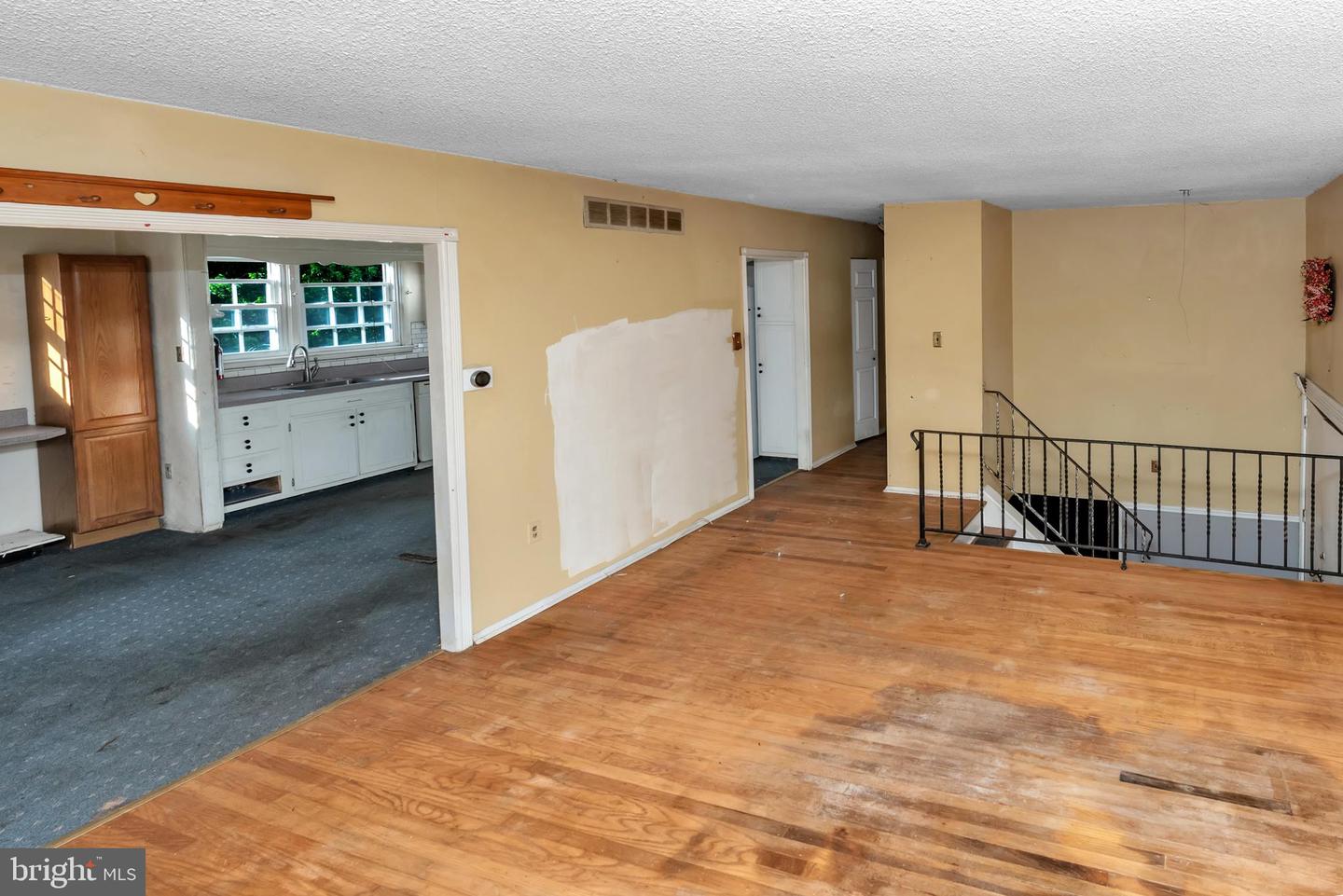 16 Constitution Rd Property Photo 34