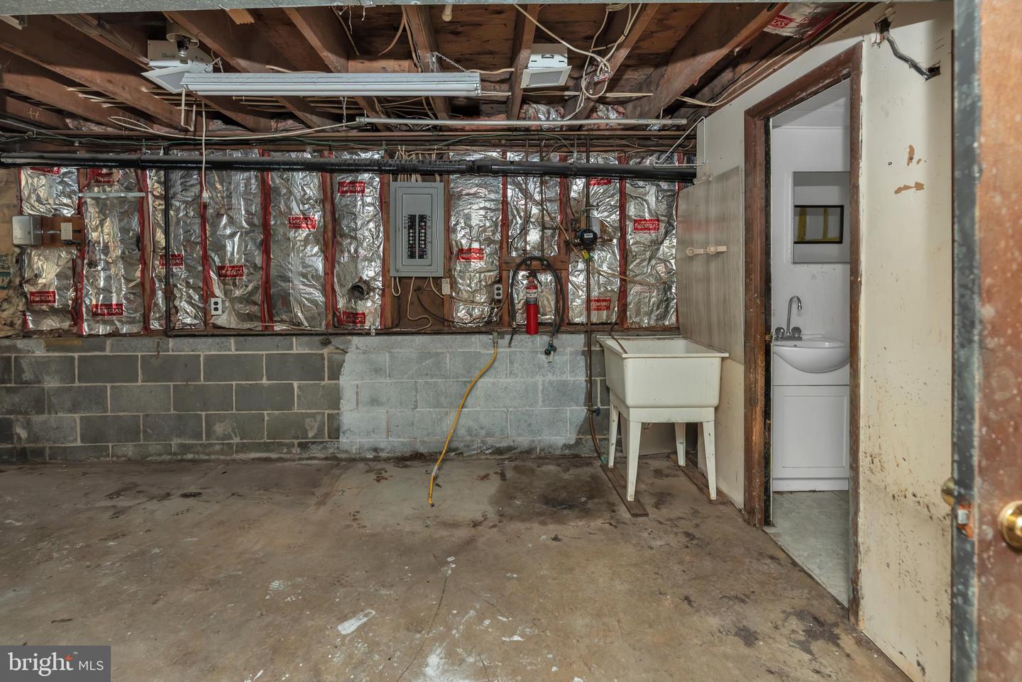 16 Constitution Rd Property Photo 56