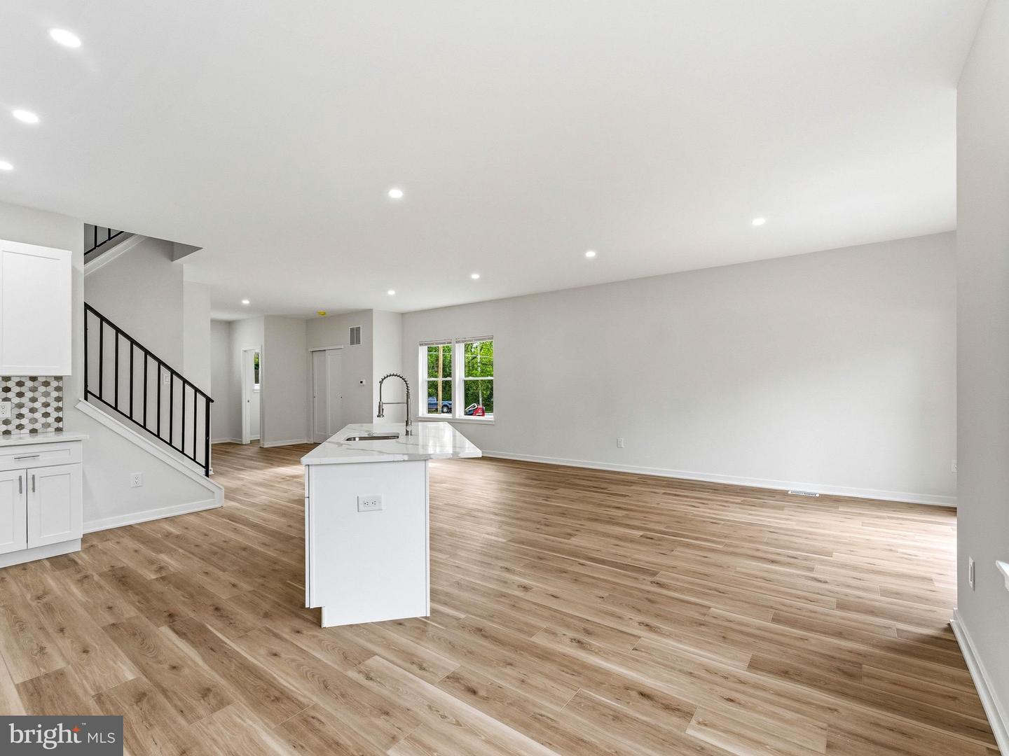 429 Almonesson Rd Property Photo 16