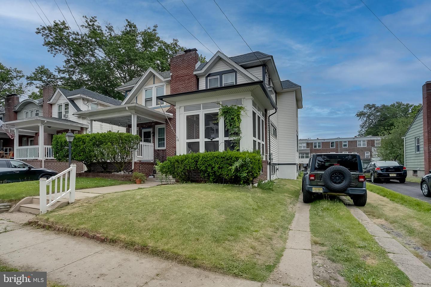 16 W Palmer Ave Property Photo 1