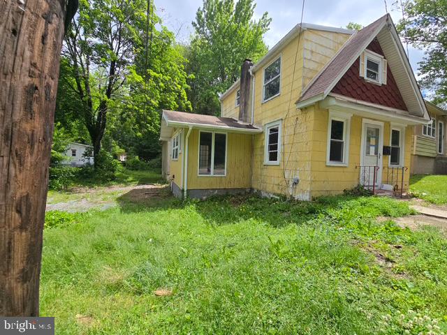 239 Garfield Ave Property Photo 2