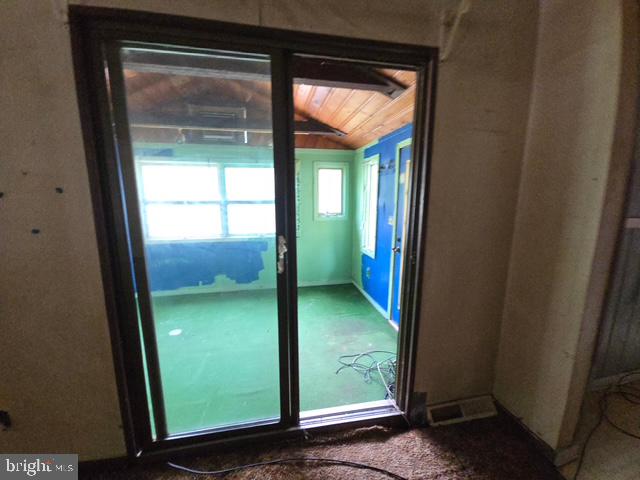 239 Garfield Ave Property Photo 7