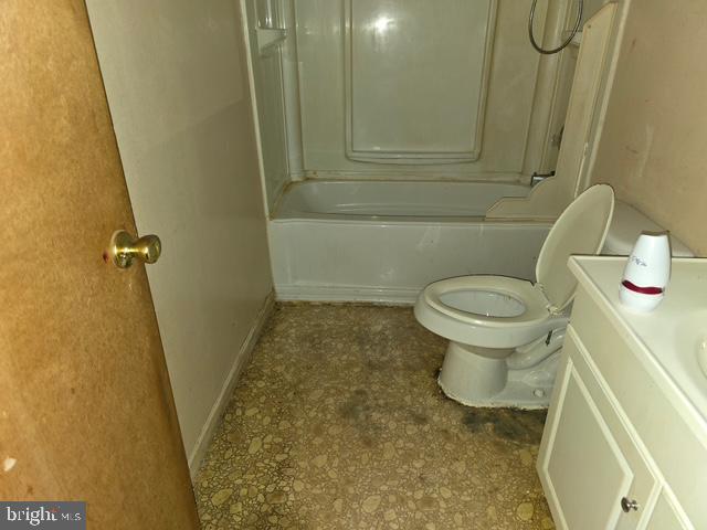 239 Garfield Ave Property Photo 12