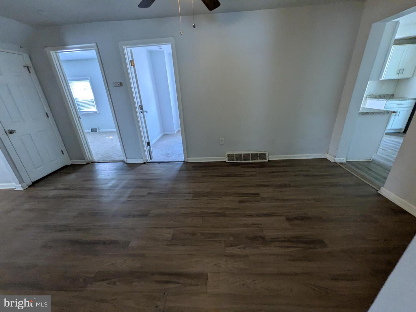 860 Velde Ave Property Photo 6