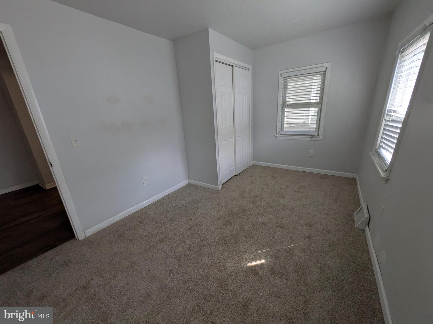 860 Velde Ave Property Photo 10