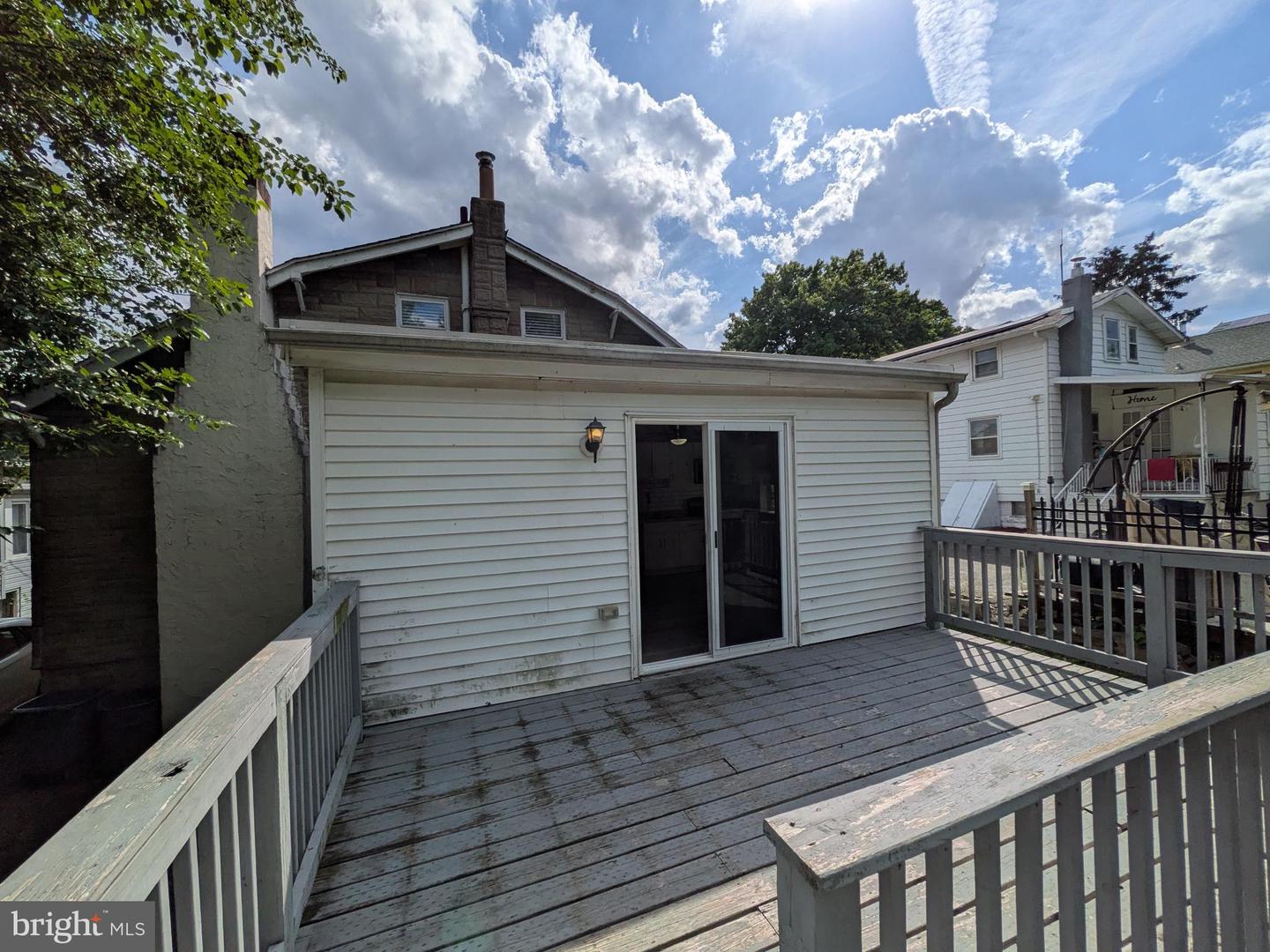 860 Velde Ave Property Photo 15