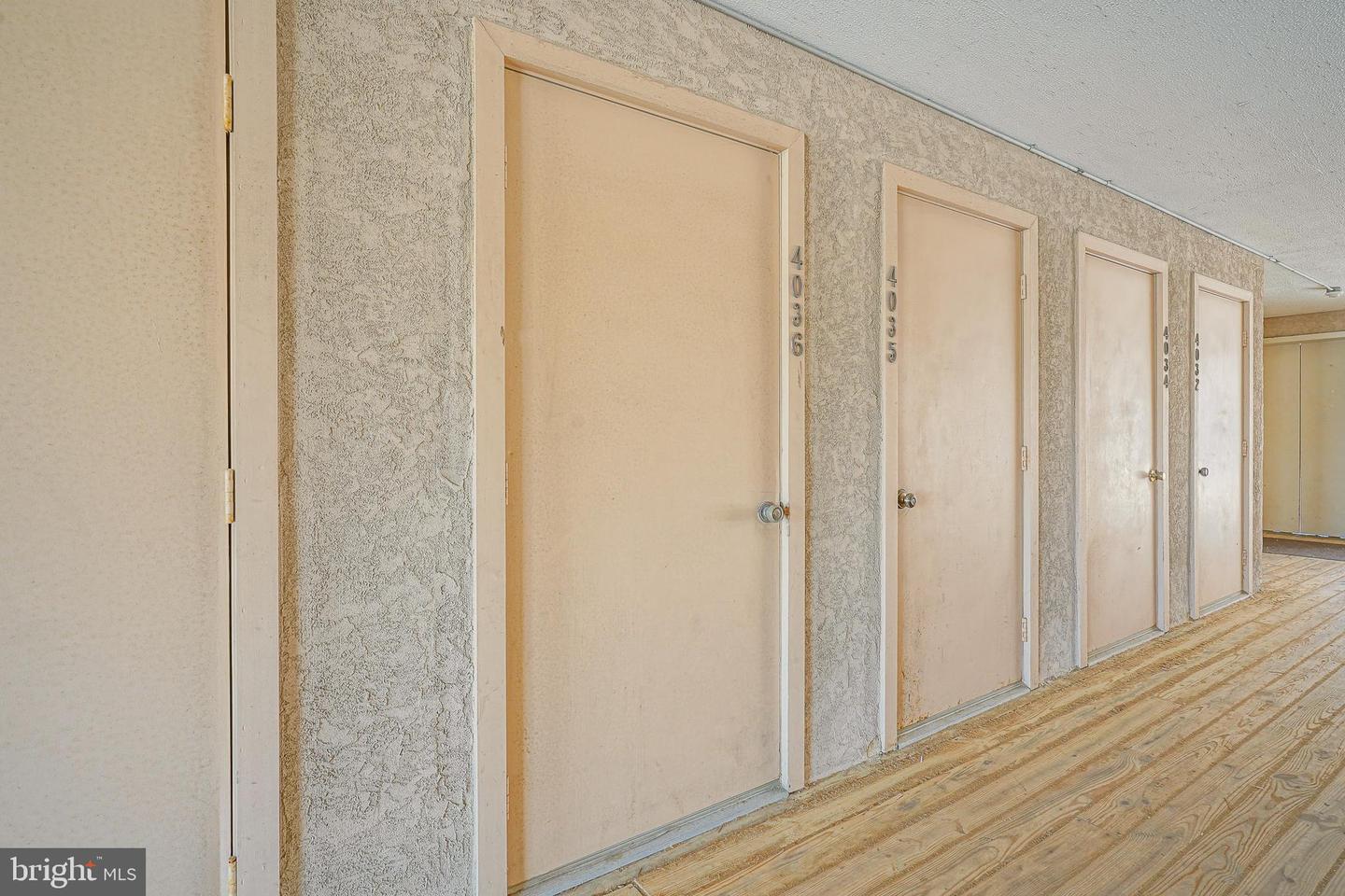4036 Main St Property Photo 5