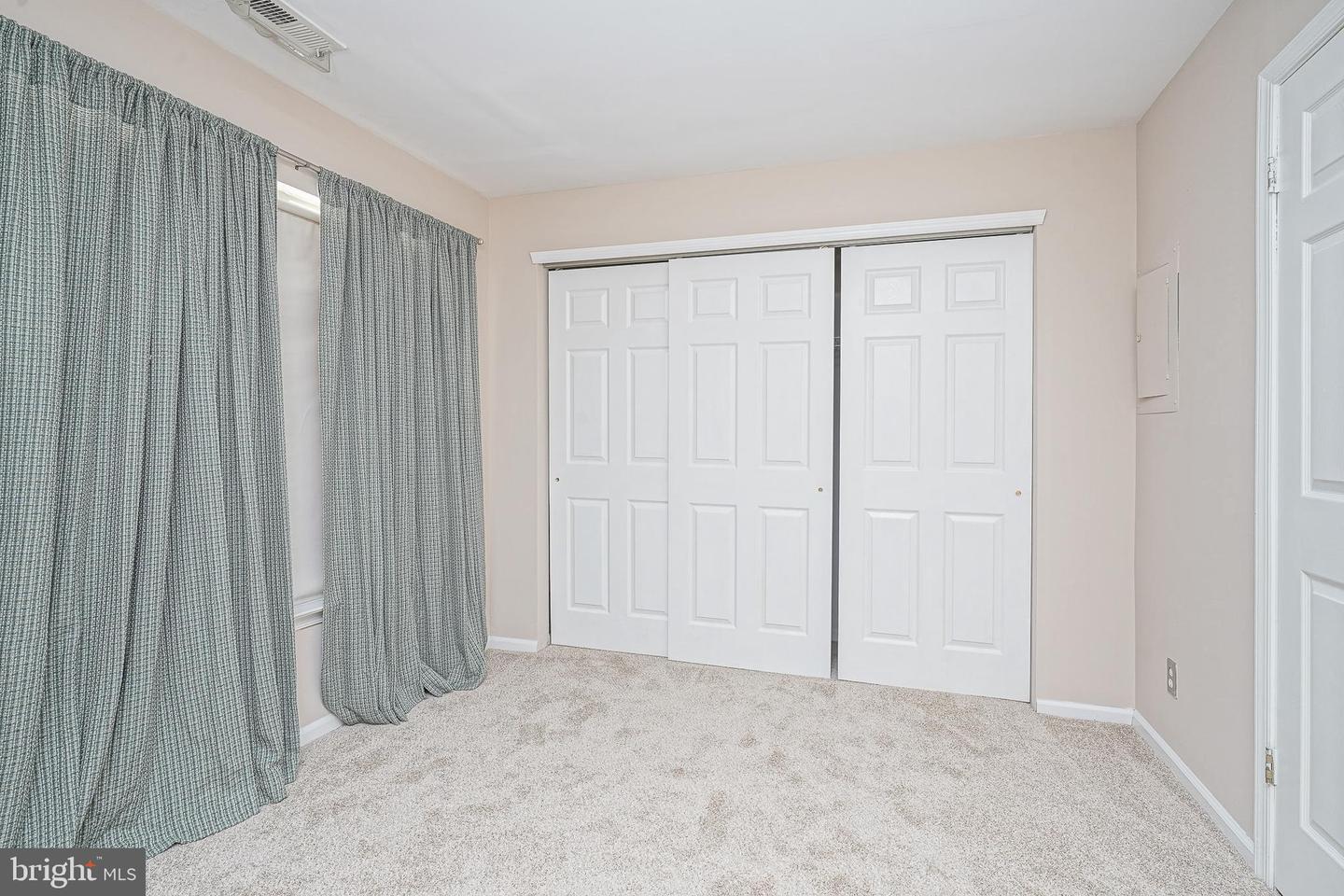 4036 Main St Property Photo 23