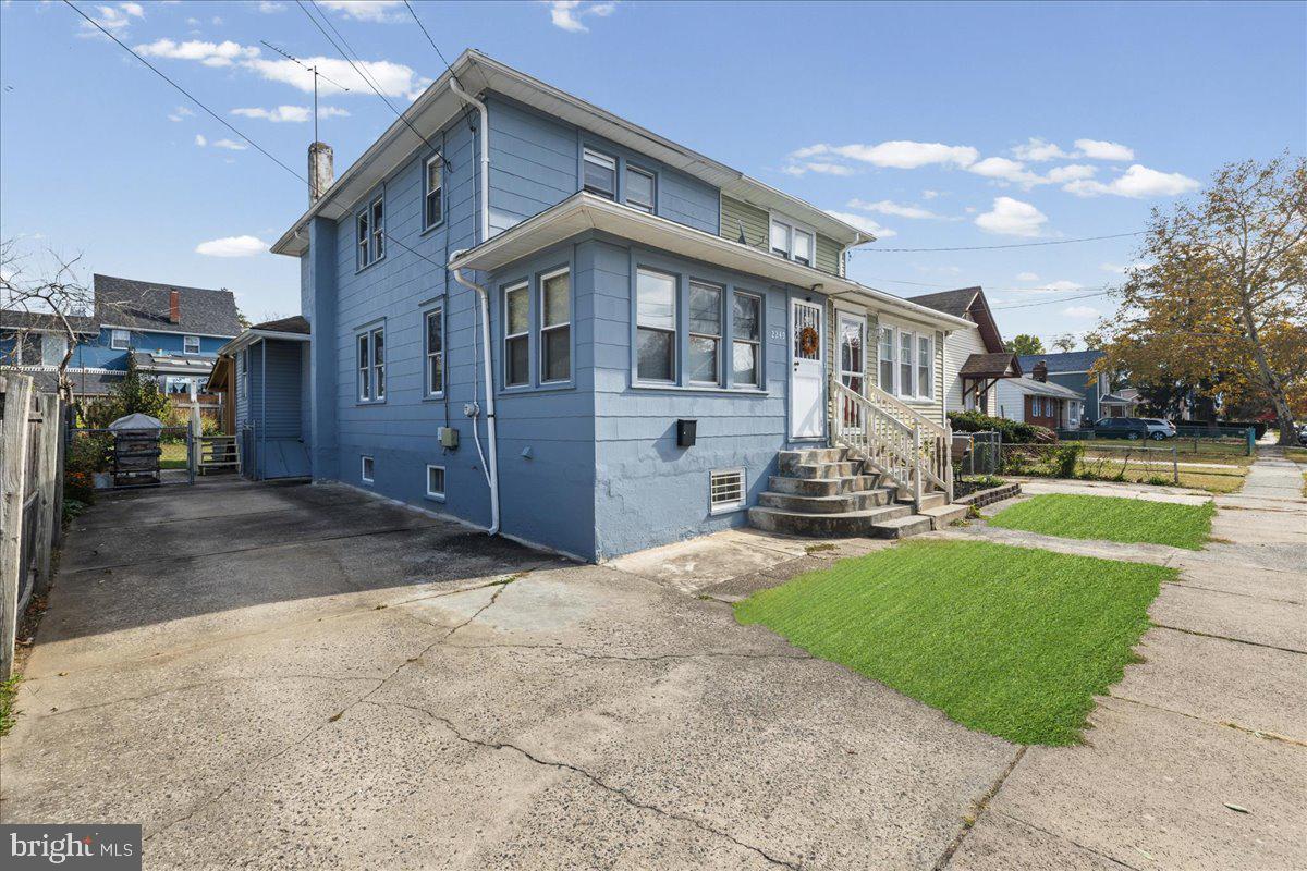 2240 40th St Property Photo 18