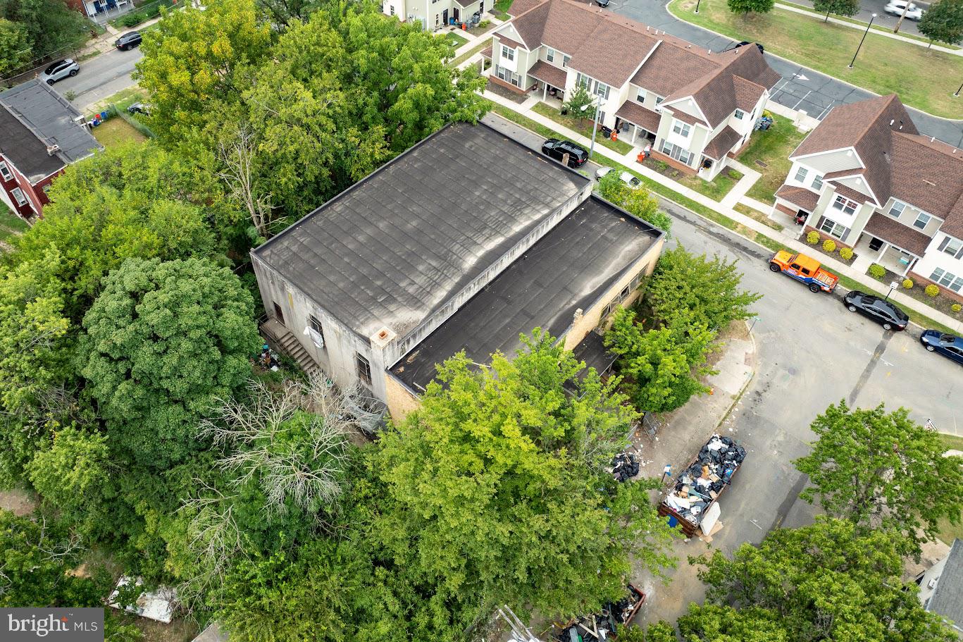 678 Florence St Property Photo 4