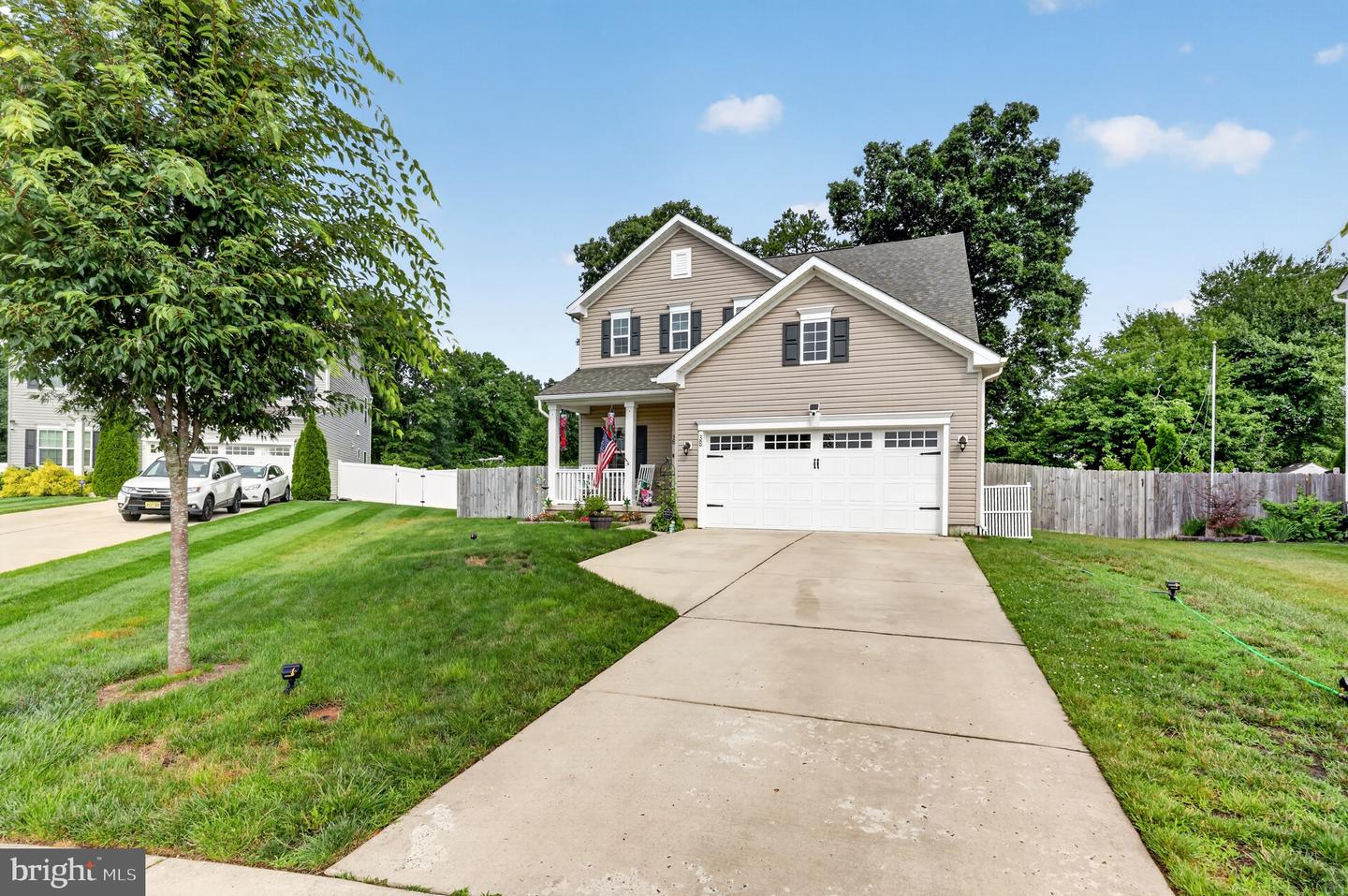 38 CIRCLE DR