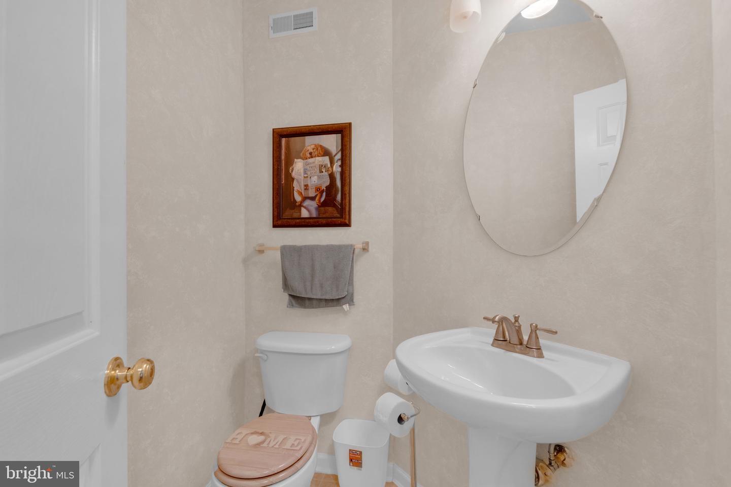 3 Saddle Ln Property Photo 6