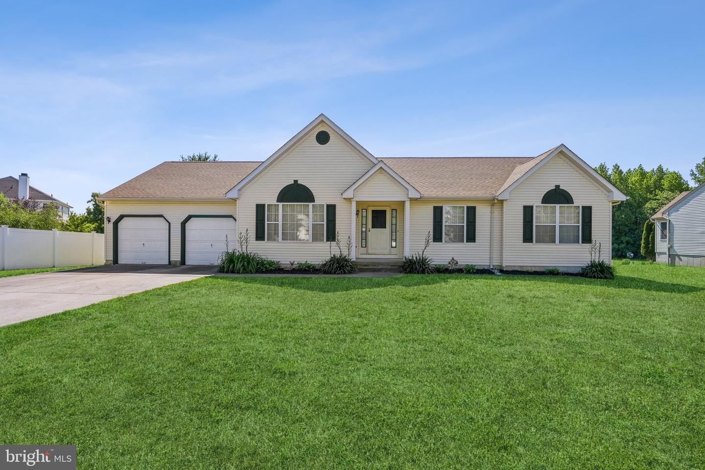 64 PETERS LN
