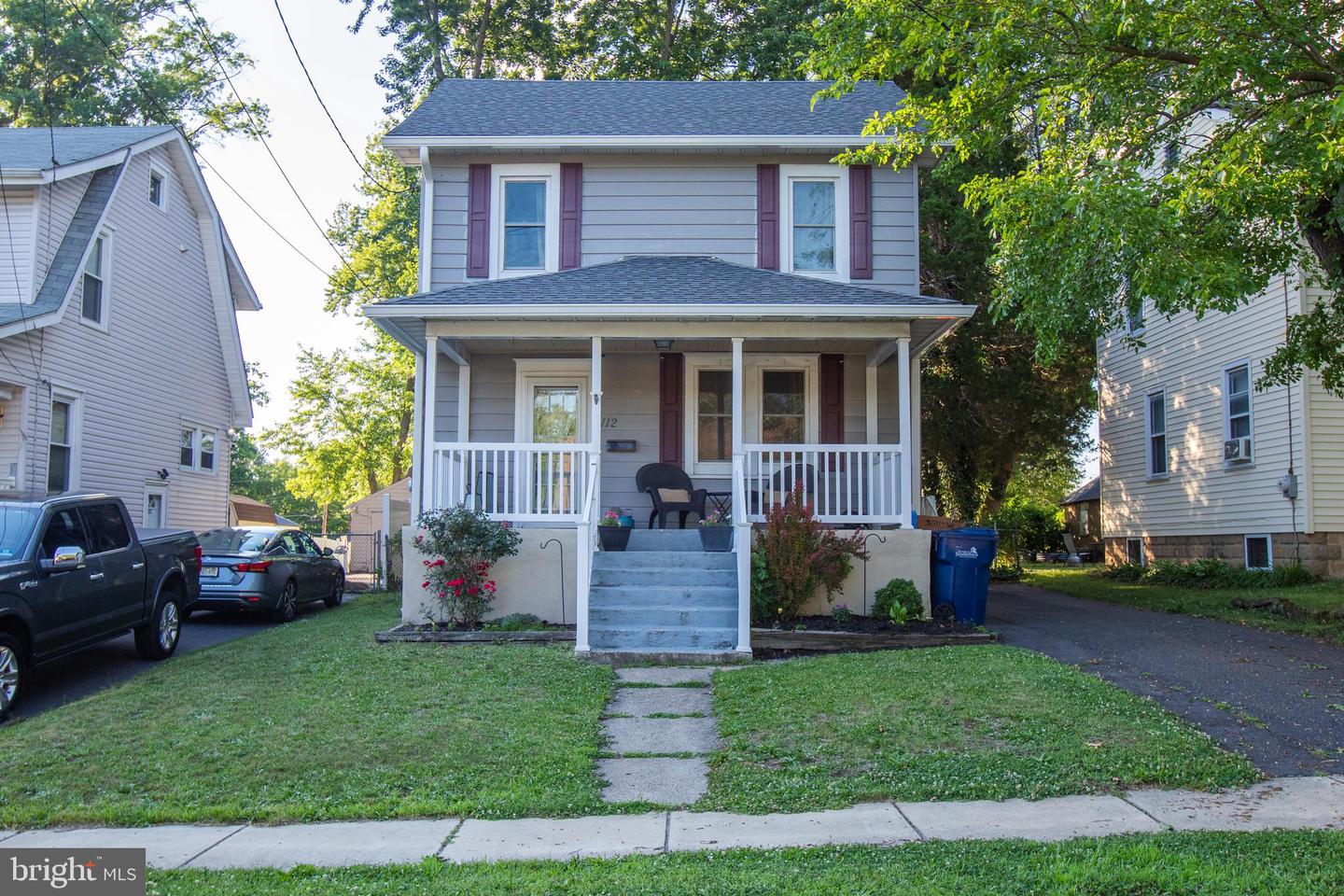 112 W MAIDEN LN
