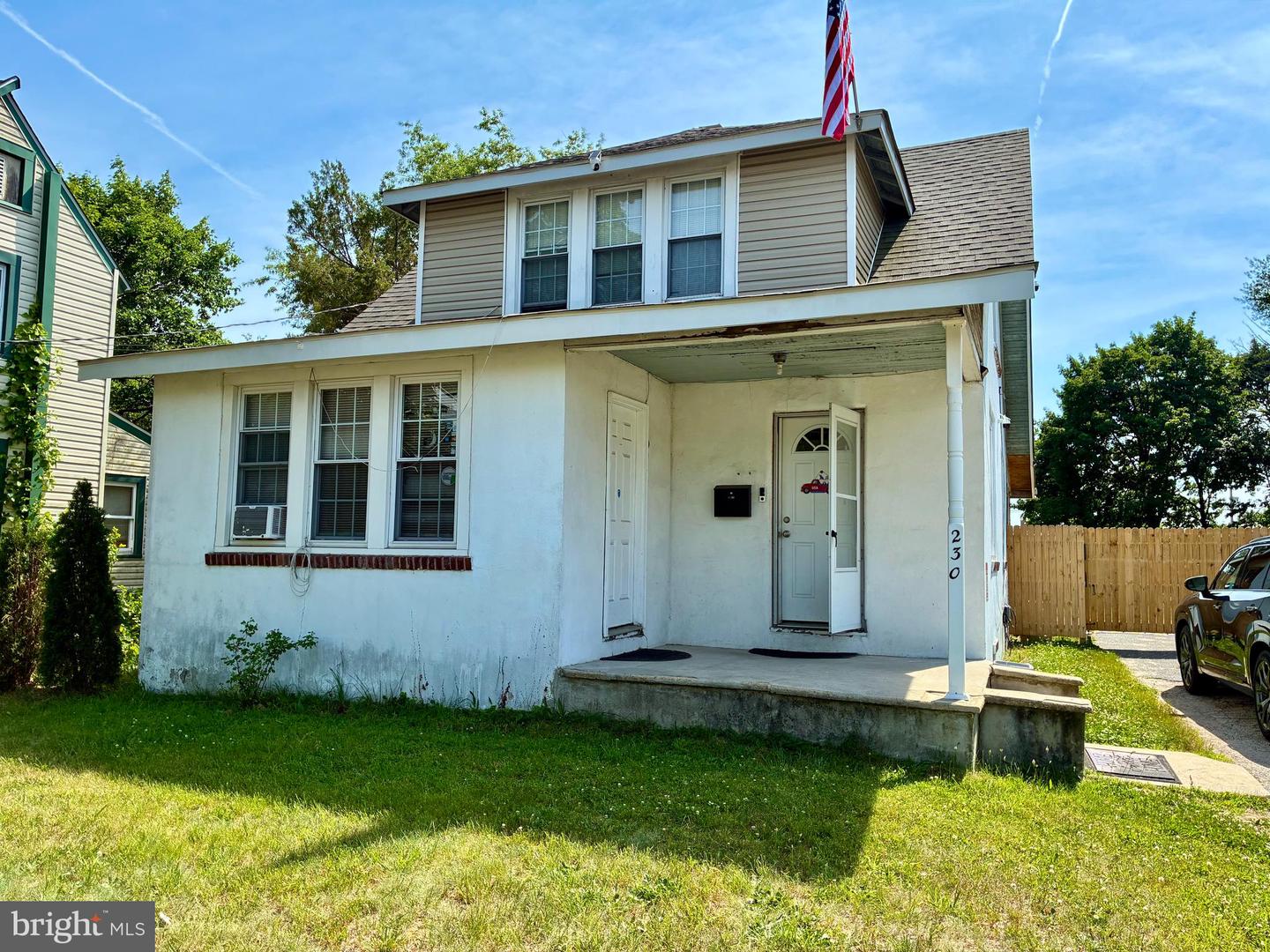 234 Thomas Ave N Property Photo 1