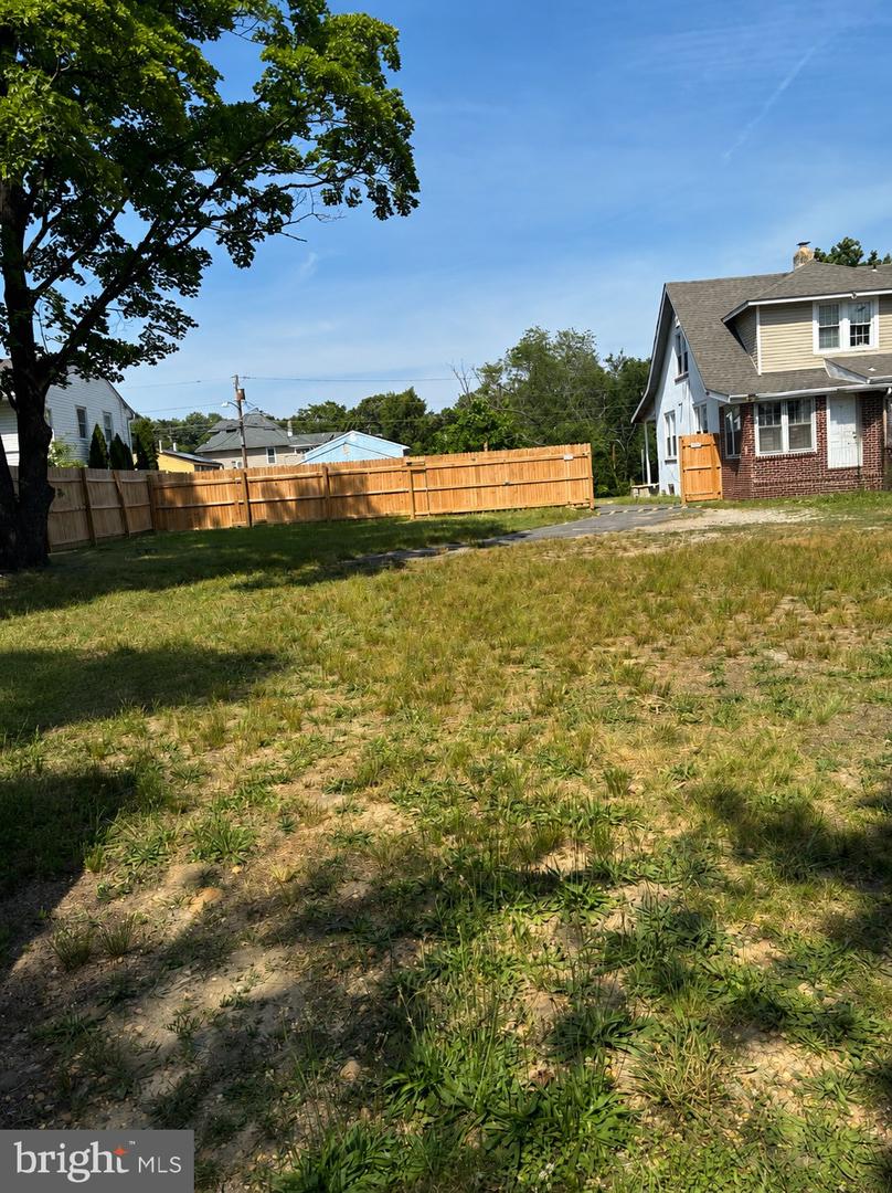 234 Thomas Ave N Property Photo 5