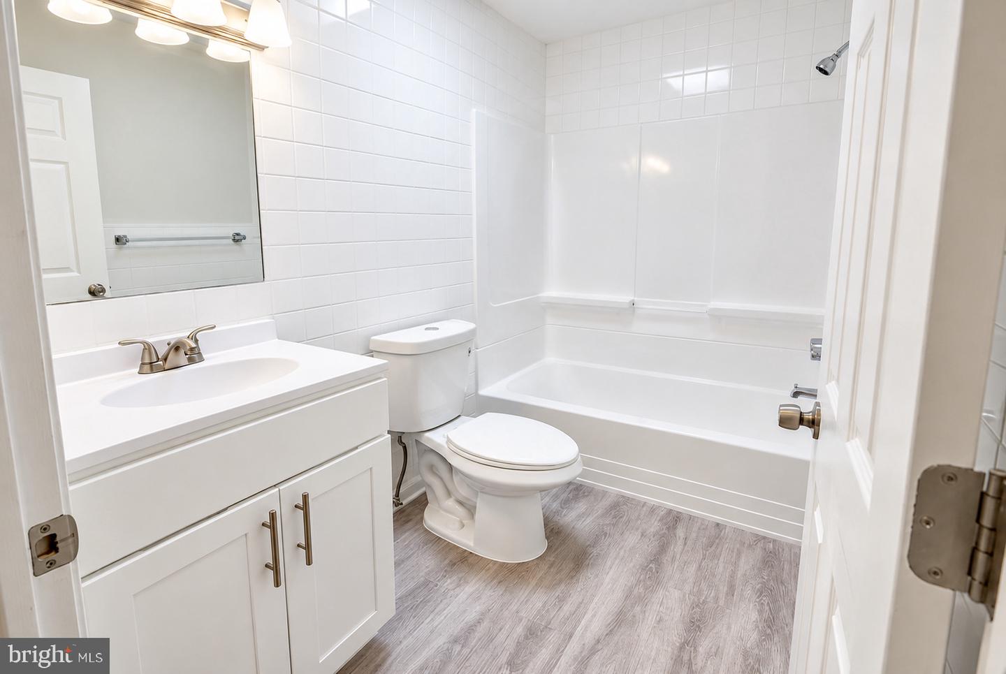 1124 Lake Shore Property Photo 14