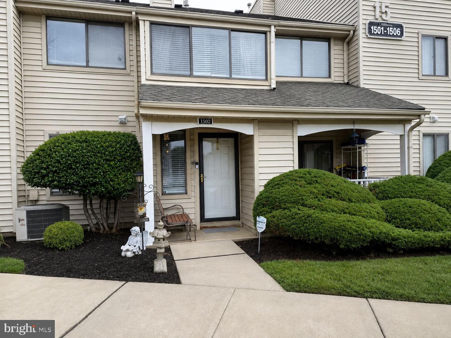 1502 Roberts Way Property Photo 1